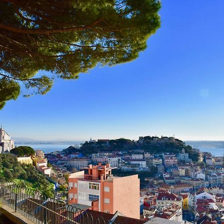 Elegant Riverview Apartment In Historical Lissabon Buitenkant foto