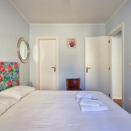 Elegant Riverview Apartment In Historical Lissabon Buitenkant foto
