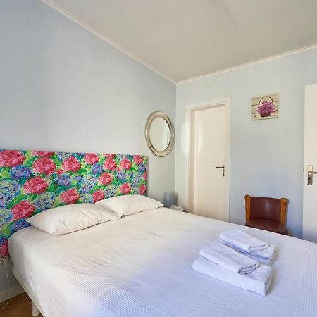 Elegant Riverview Apartment In Historical Lissabon Buitenkant foto