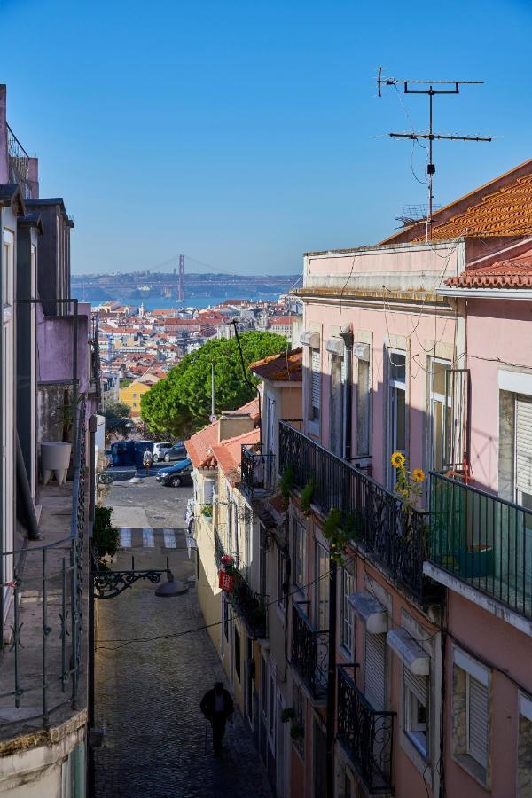 Elegant Riverview Apartment In Historical Lissabon Buitenkant foto