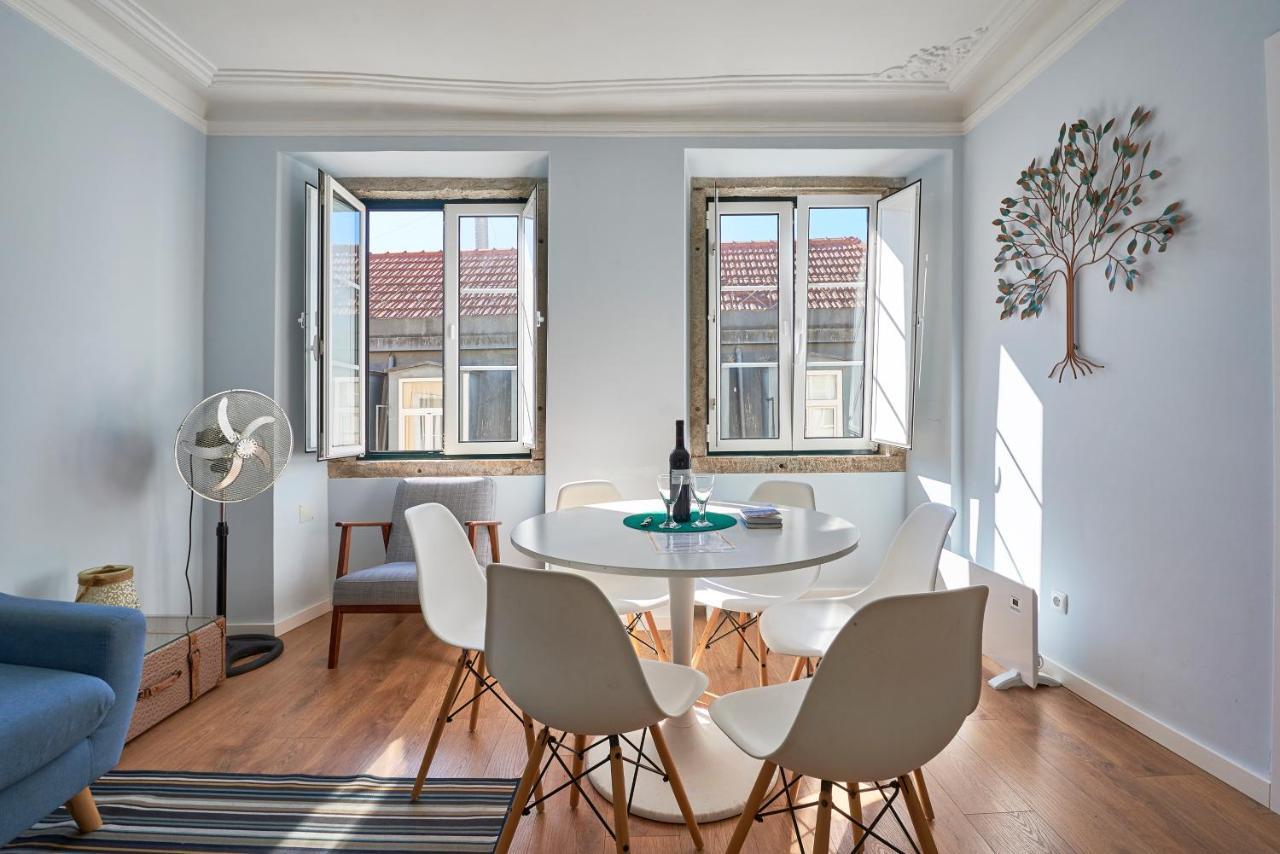 Elegant Riverview Apartment In Historical Lissabon Buitenkant foto