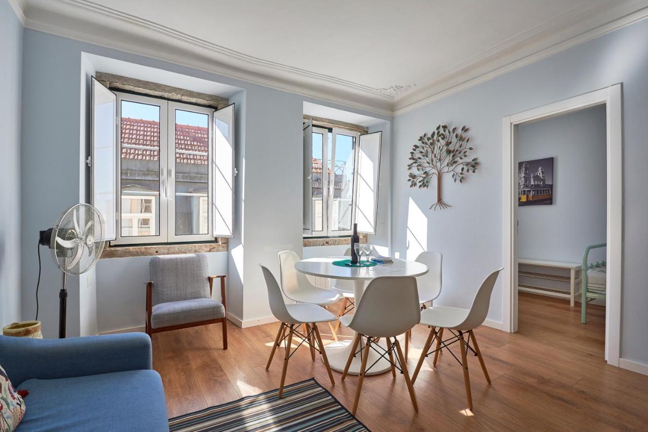 Elegant Riverview Apartment In Historical Lissabon Buitenkant foto