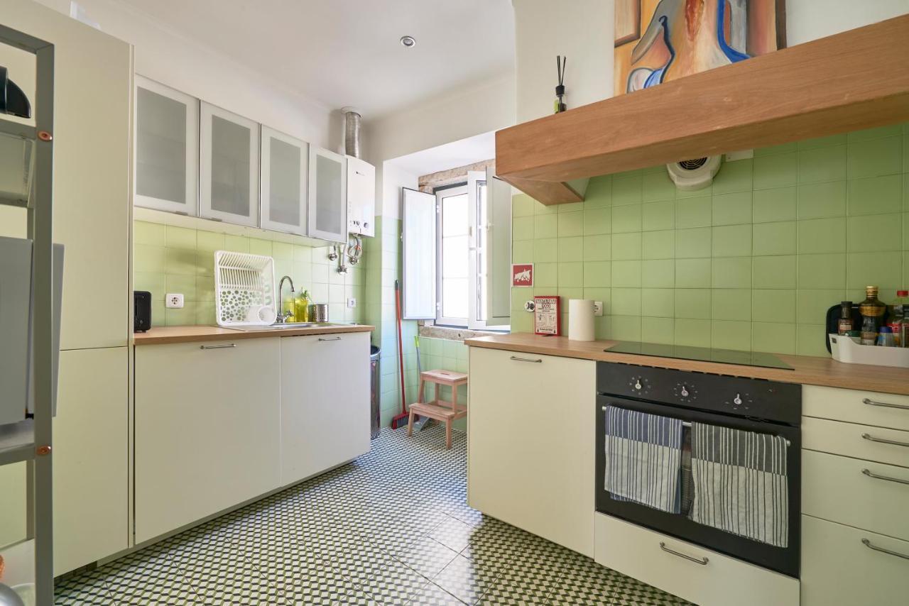 Elegant Riverview Apartment In Historical Lissabon Buitenkant foto