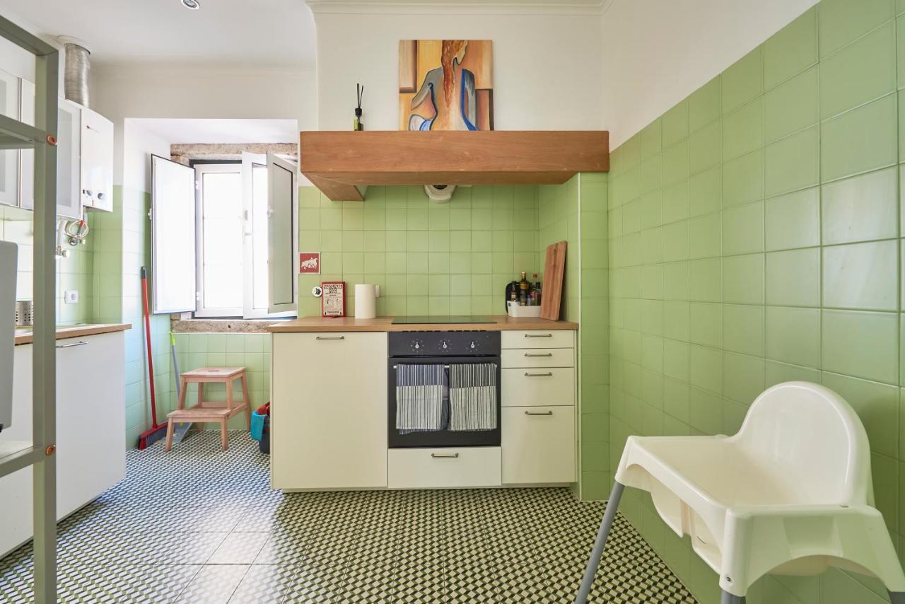 Elegant Riverview Apartment In Historical Lissabon Buitenkant foto