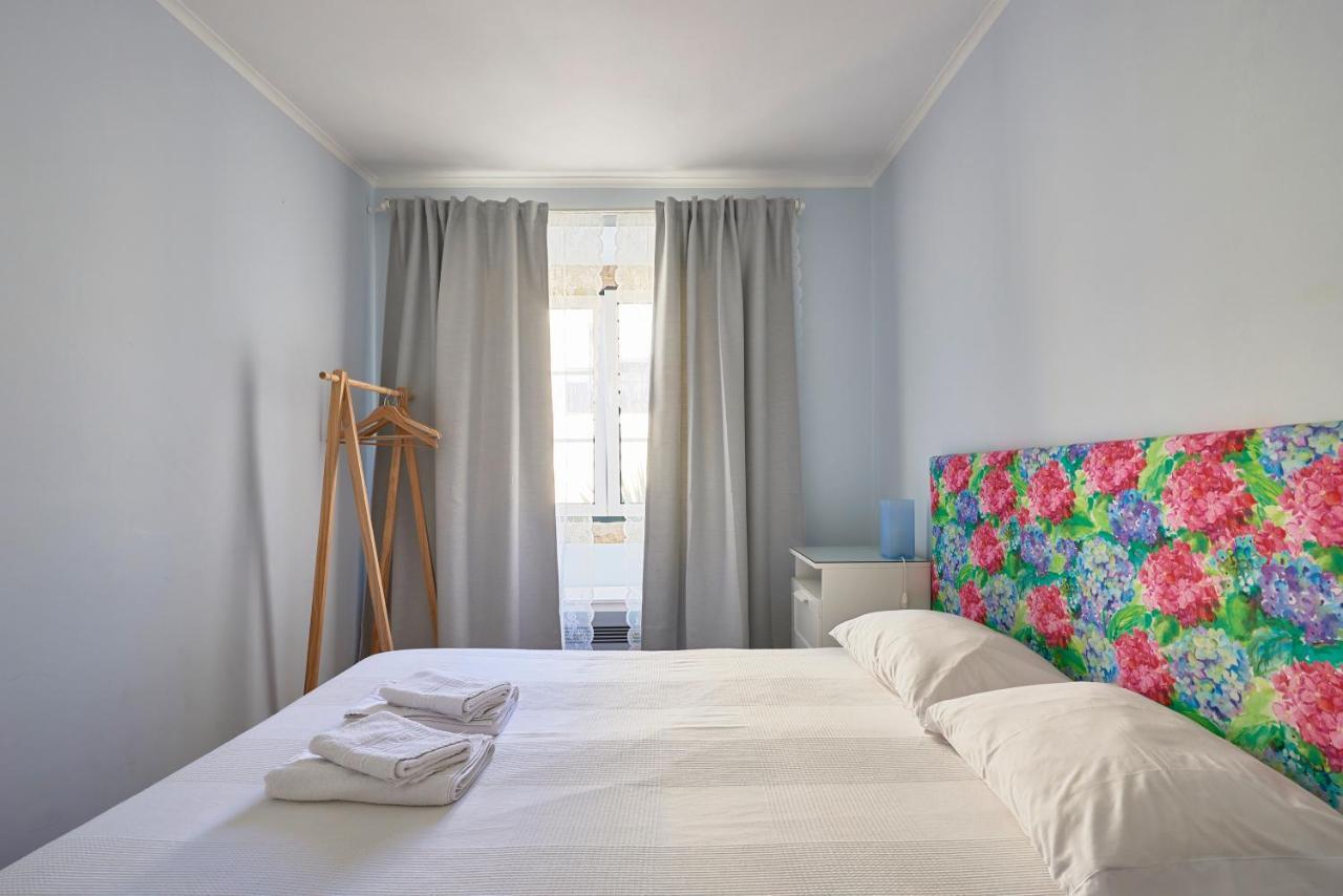 Elegant Riverview Apartment In Historical Lissabon Buitenkant foto
