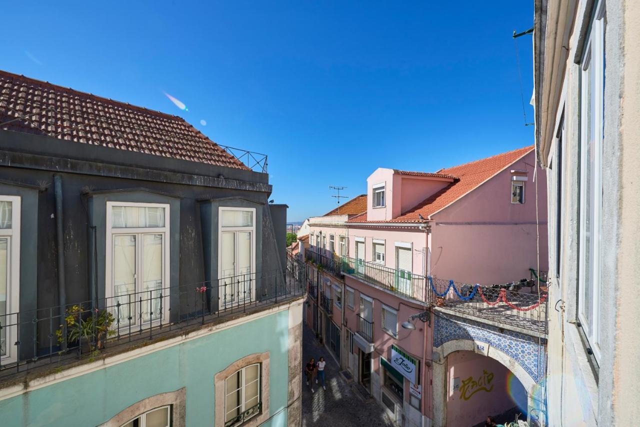Elegant Riverview Apartment In Historical Lissabon Buitenkant foto