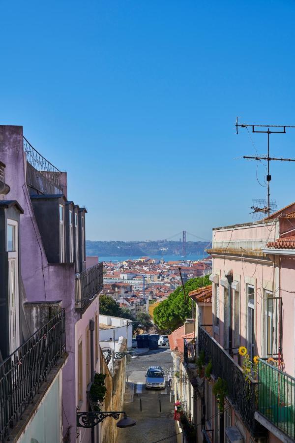 Elegant Riverview Apartment In Historical Lissabon Buitenkant foto