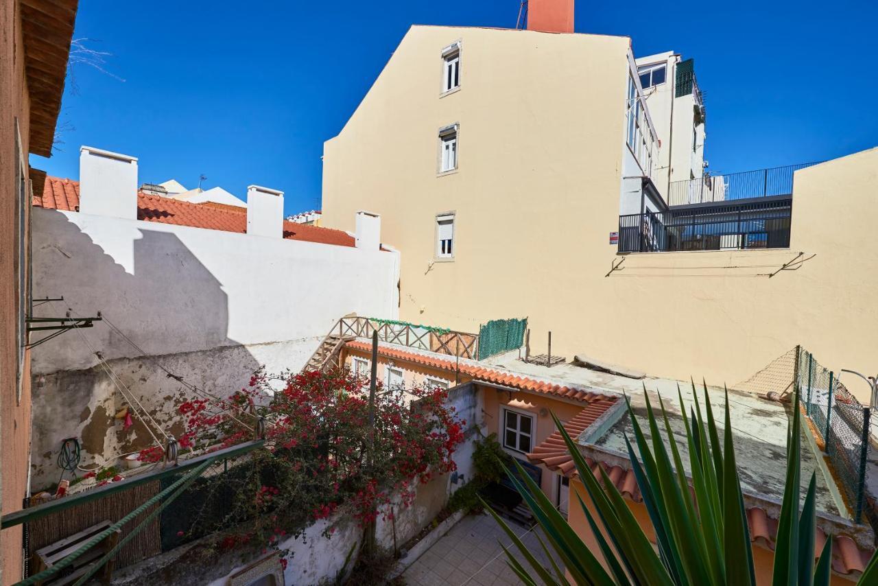 Elegant Riverview Apartment In Historical Lissabon Buitenkant foto