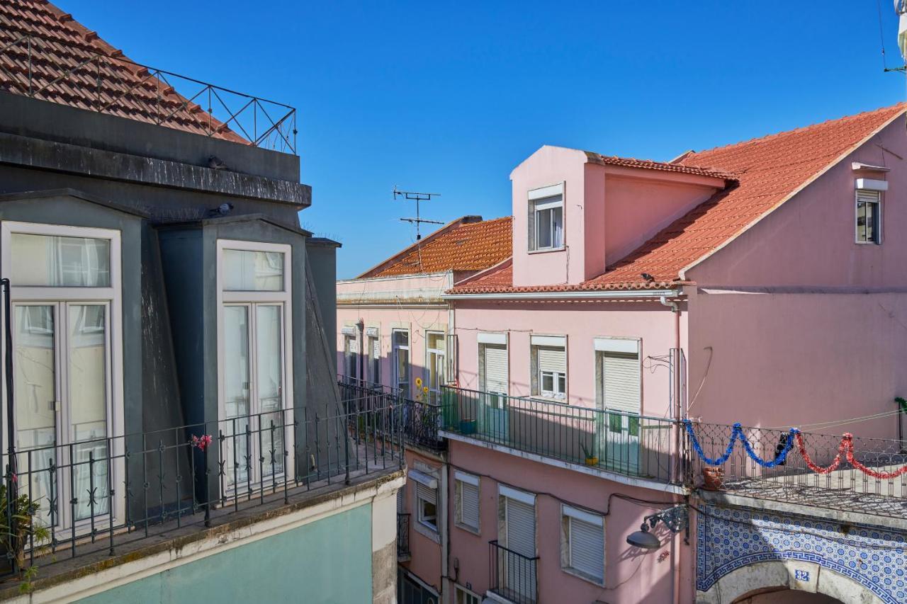 Elegant Riverview Apartment In Historical Lissabon Buitenkant foto