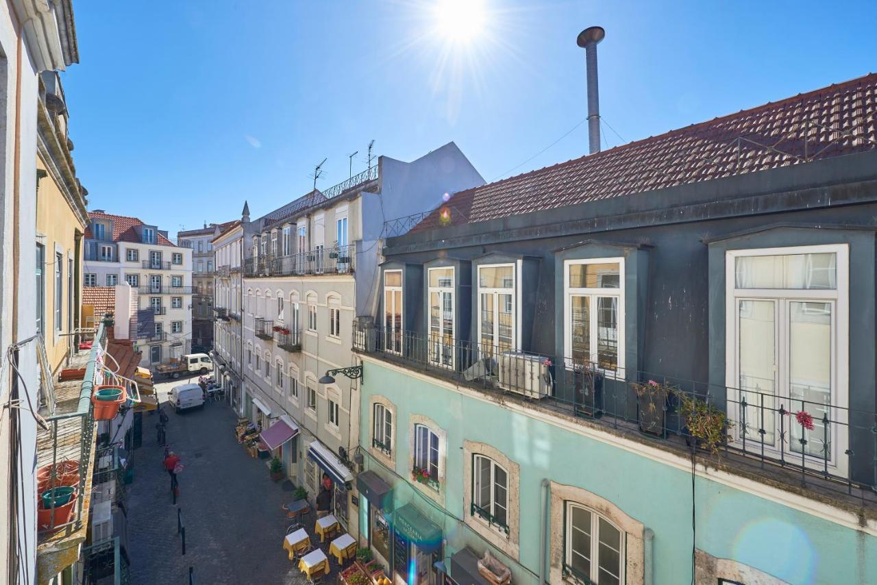 Elegant Riverview Apartment In Historical Lissabon Buitenkant foto