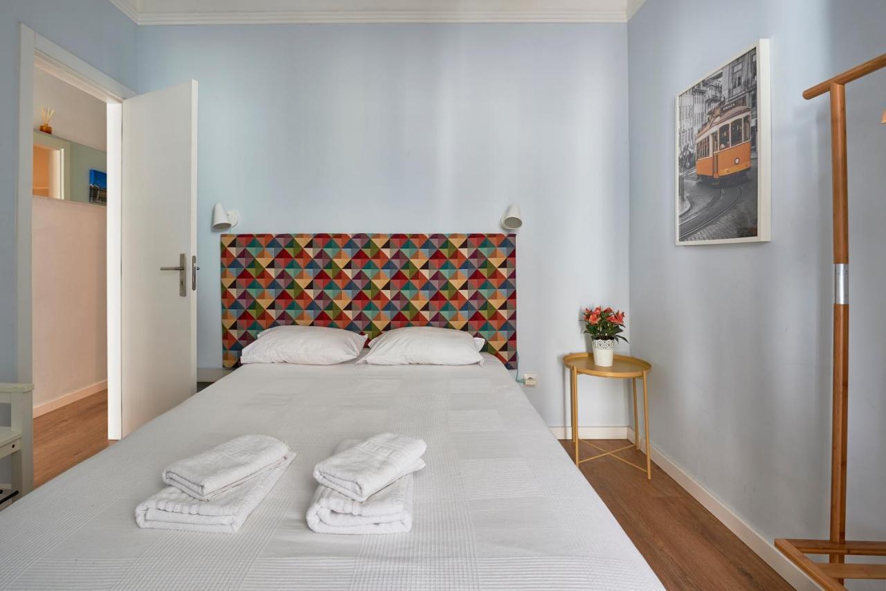 Elegant Riverview Apartment In Historical Lissabon Buitenkant foto